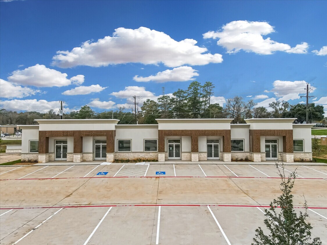 14547 Lake Business Dr, Conroe, TX to rent Building Photo- Image 1 of 14