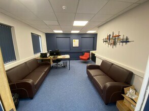 1A Ellice Way, Wrexham to rent Interior Photo- Image 1 of 2