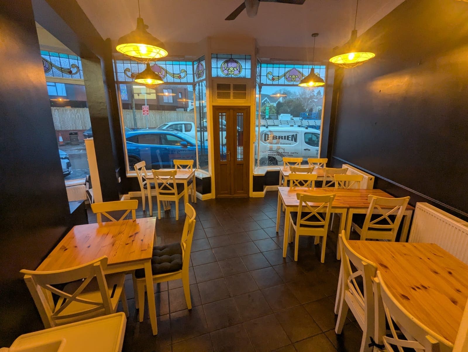 87-89 Eversley Rd, Sketty to rent Interior Photo- Image 1 of 6