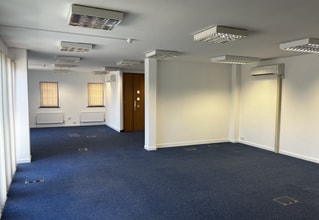 Cams Hall, Fareham to rent Interior Photo- Image 1 of 1