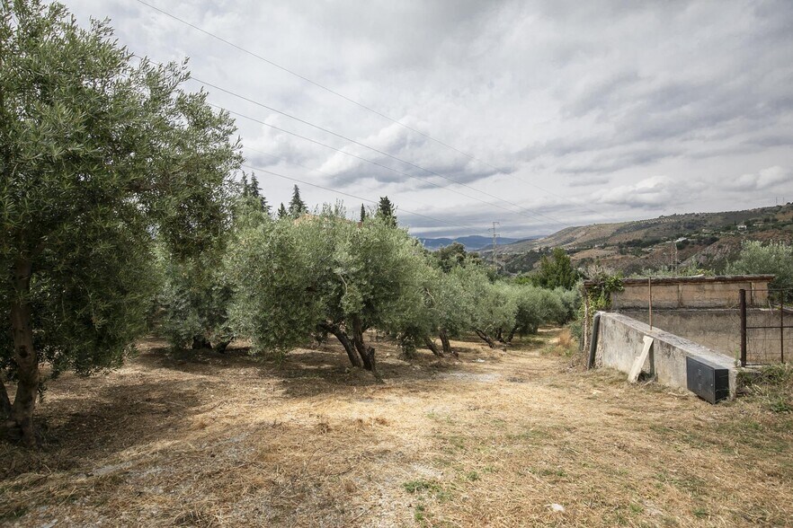 Calle Molino Alto, Huétor de Santillán, Granada for sale - Building Photo - Image 2 of 20