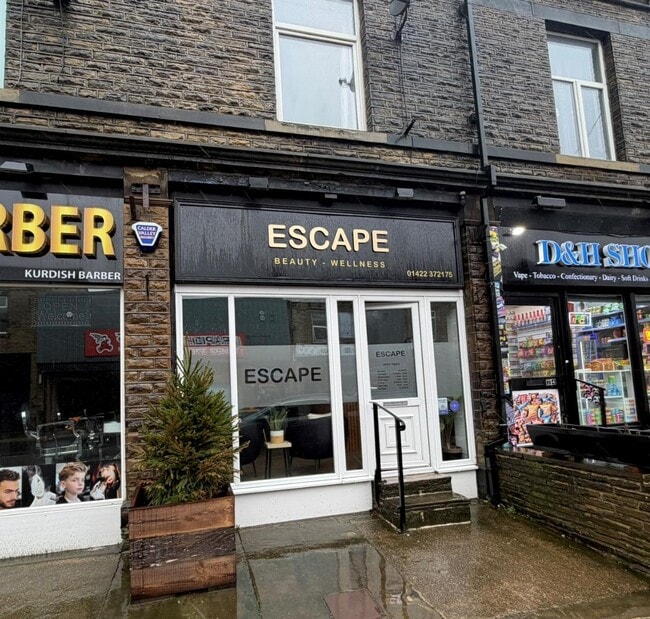 More details for 74-76 Huddersfield Rd, Elland - Retail to Rent