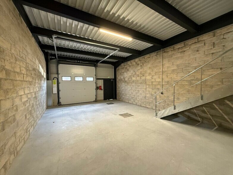 Light Industrial in Épinay-sur-Seine to rent - Interior Photo - Image 3 of 7