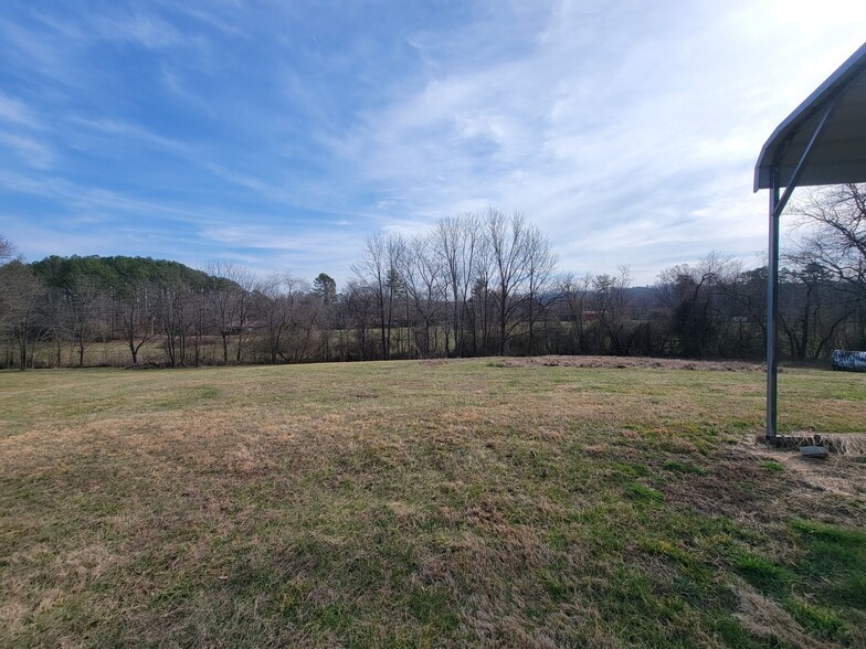 518 Hwy 64 E, Hayesville, NC for rent - Building Photo - Image 3 of 15