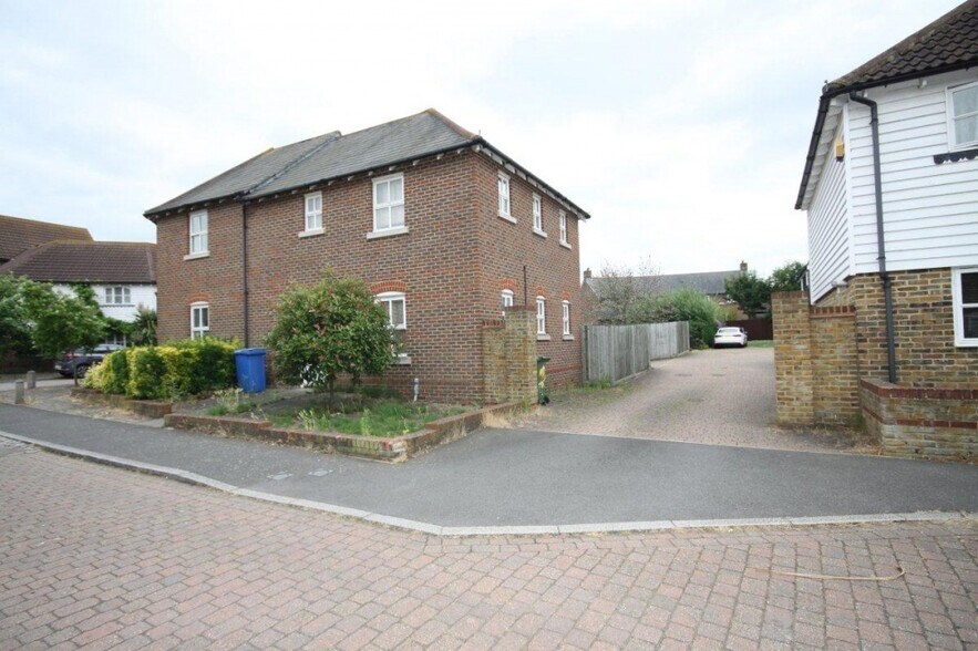 15 Colson Dr, Sittingbourne for sale - Primary Photo - Image 1 of 1