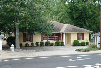 1216 Canton St, Roswell, GA for sale Primary Photo- Image 1 of 1