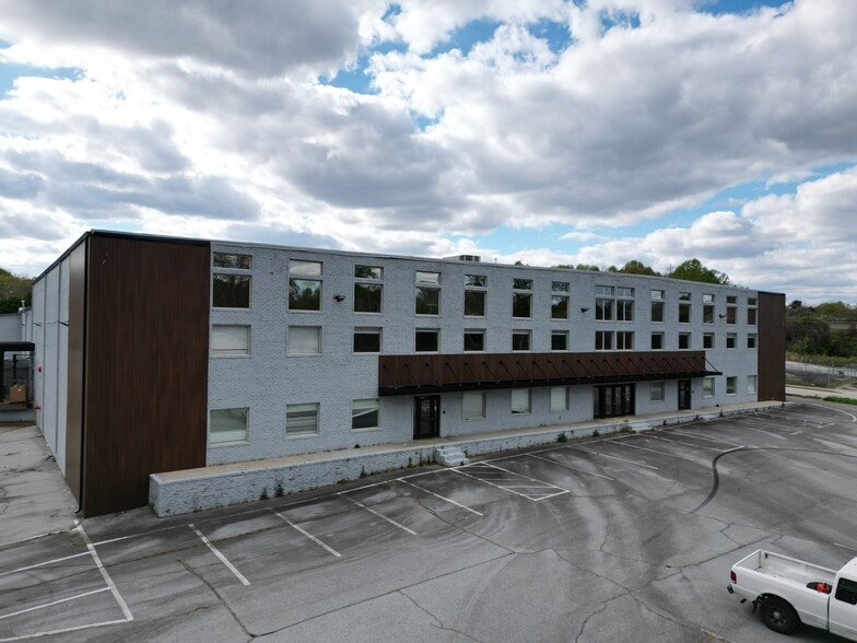 900 E Main St, Easley, SC to rent - Building Photo - Image 2 of 19