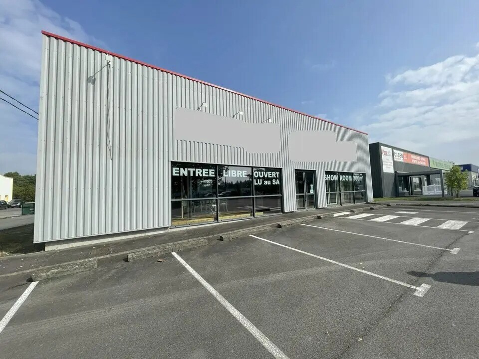 Location Entrepôt 355 m² - Photo 1