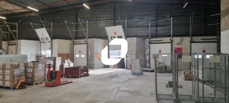 Light Industrial in Pantin to rent - Interior Photo - Image 2 of 5