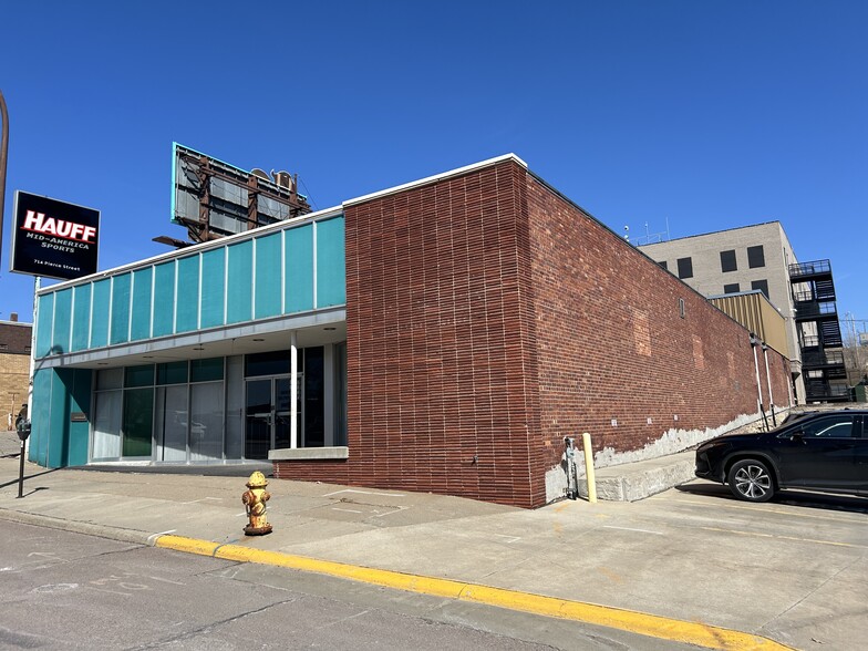 712 Pierce St, Sioux City, IA for sale - Building Photo - Image 1 of 1