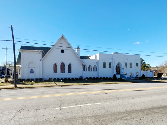 More details for 401 W Cumberland St, Dunn, NC - Retail for Sale