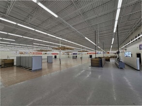 4208 E Blue Grass Rd, Mount Pleasant, MI to rent Interior Photo- Image 1 of 3