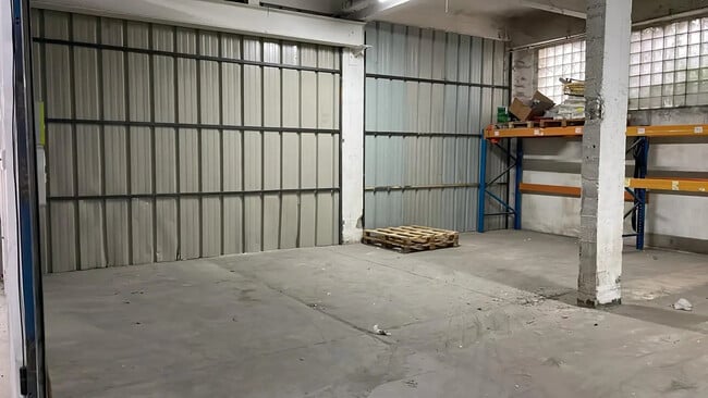 Location Local d'activités 100 m² à 222 m²