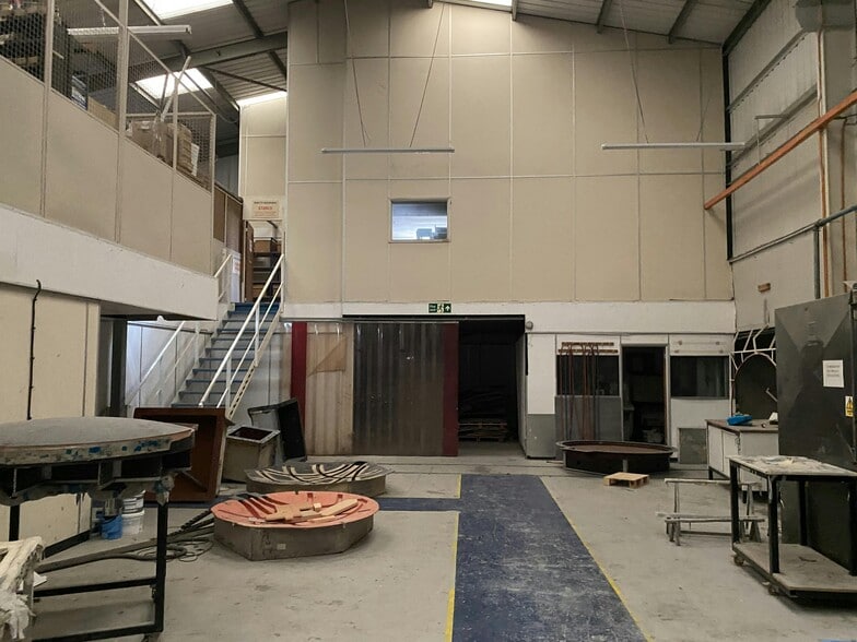 2 Redwongs Way, Huntingdon to rent - Building Photo - Image 3 of 8