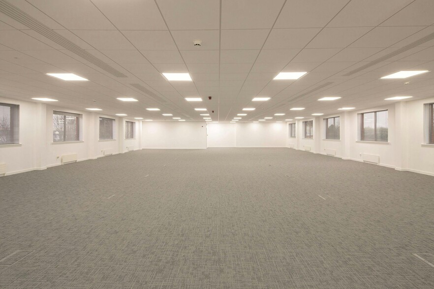 20 Mossland Rd, Glasgow to rent - Building Photo - Image 3 of 9