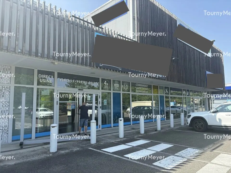 Location Commerce 250 m² - Photo 1