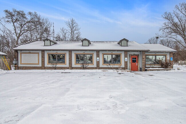 More details for 5153 Fenton Rd, Flint, MI - Retail for Sale