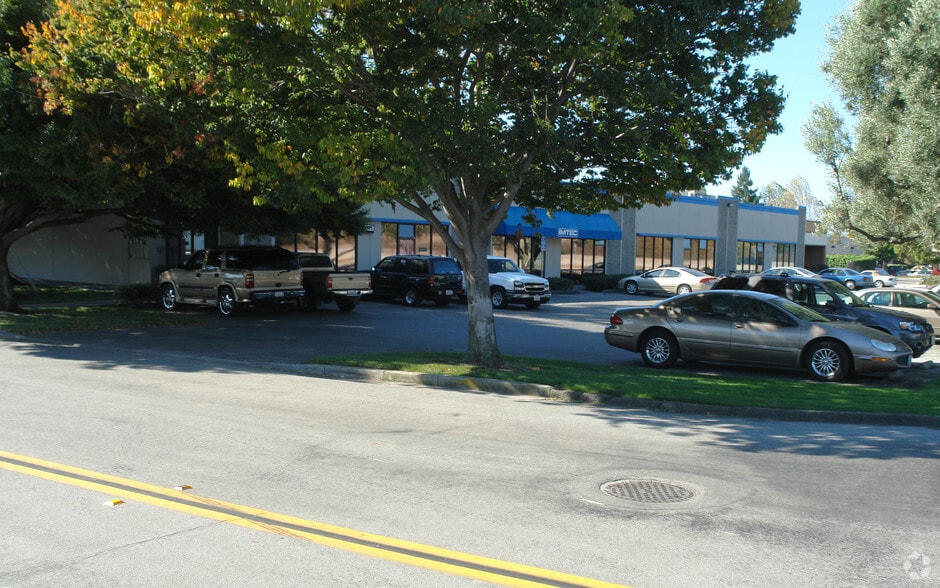 1289-1295 Forgewood Ave, Sunnyvale, CA to rent - Building Photo - Image 3 of 6