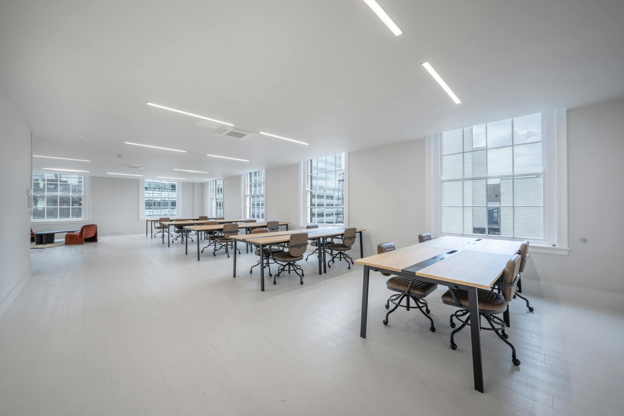 20 Hammersmith Broa, London to rent Interior Photo- Image 1 of 12