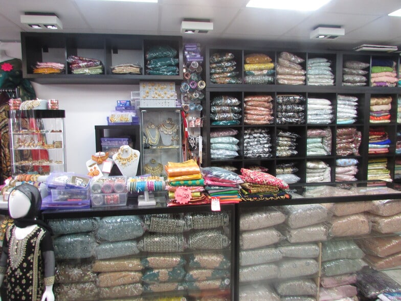 170 Leagrave Rd, Luton to rent - Building Photo - Image 3 of 15