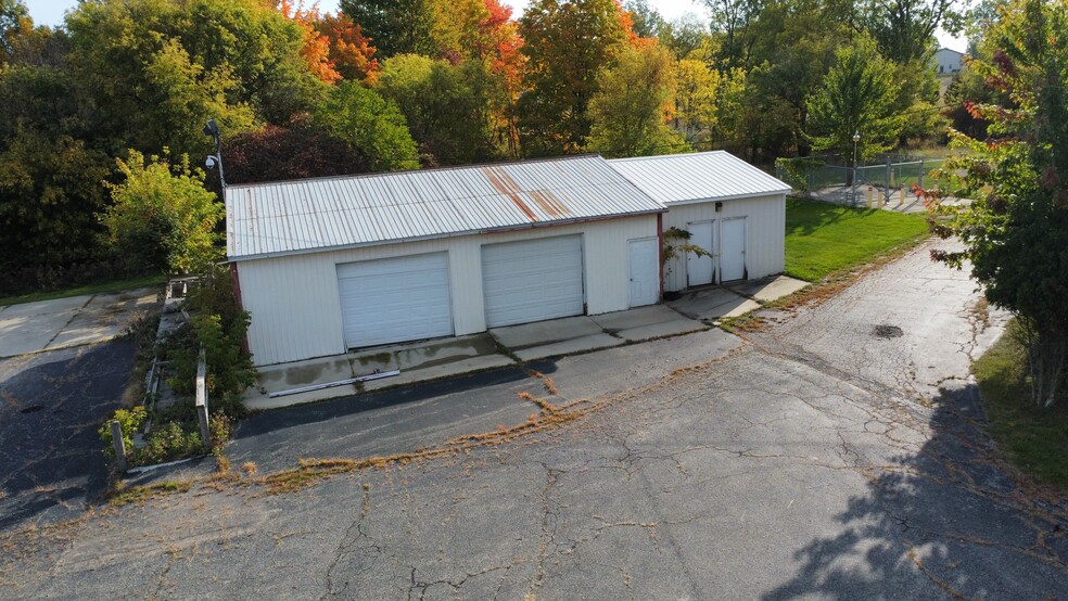 729 S Norton St, Corunna, MI for rent - Building Photo - Image 3 of 18