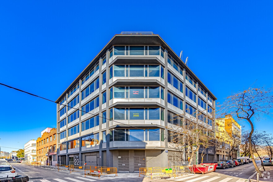 Carrer del Gall, 20-22, Esplugues de Llobregat, Barcelona to rent - Building Photo - Image 1 of 3