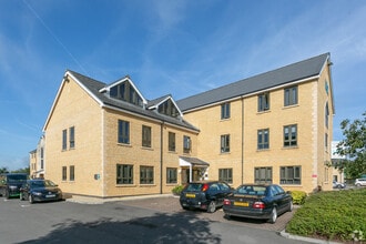 Tetbury Rd, Cirencester to rent Building Photo- Image 2 of 8