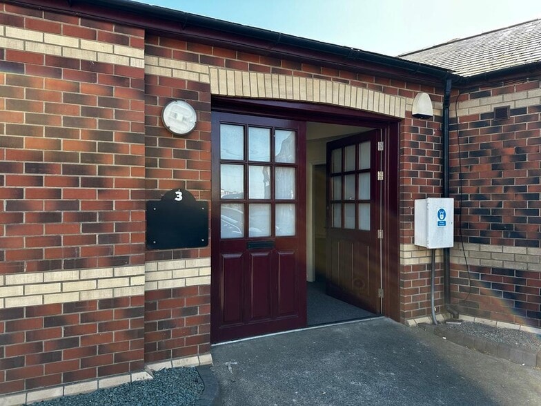 Kirkleatham St, Redcar to rent - Building Photo - Image 1 of 20