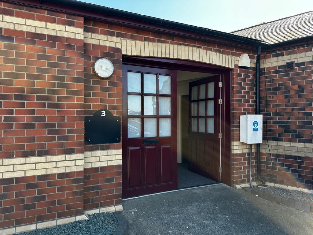 Kirkleatham St, Redcar to rent Building Photo- Image 1 of 21