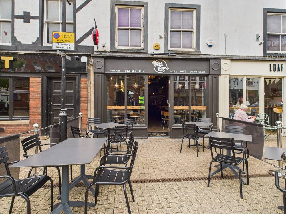 7 Market Pl, Poulton Le Fylde for sale Primary Photo- Image 1 of 1