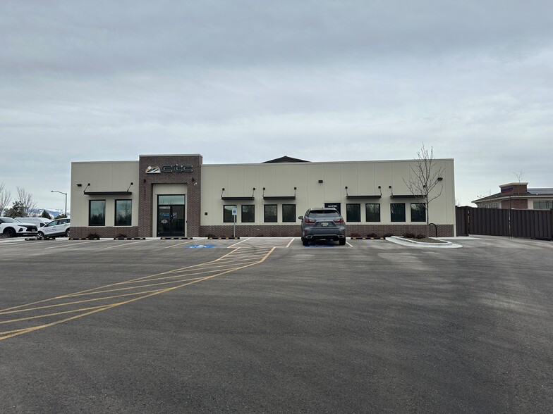 1000 S Industry Way, Meridian, ID for rent - Building Photo - Image 3 of 5