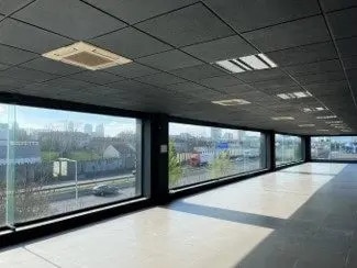 Light Industrial in Nanterre to rent - Building Photo - Image 2 of 29