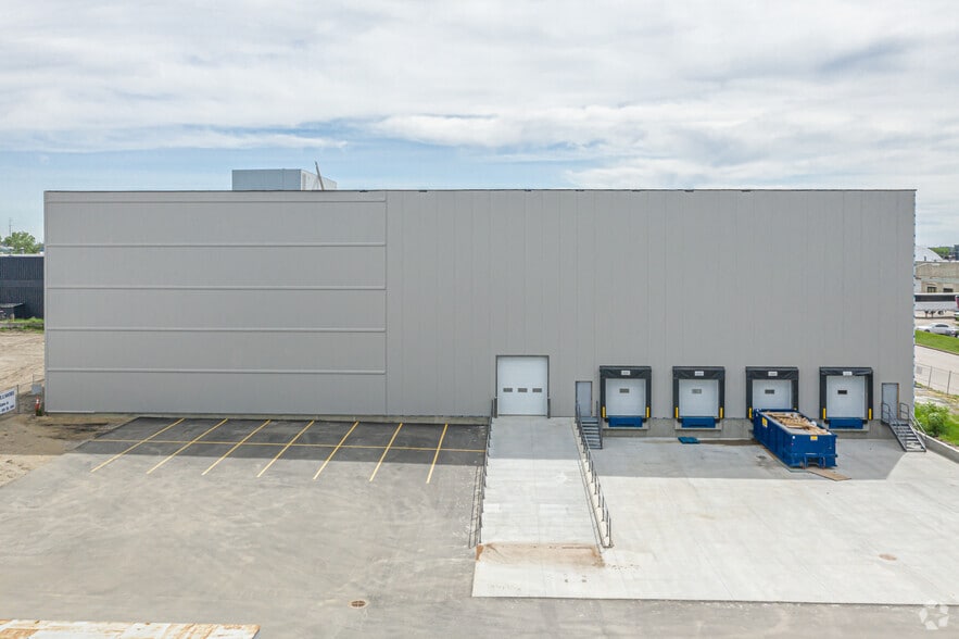 4027 101 St NW, Edmonton, AB for sale - Building Photo - Image 2 of 6