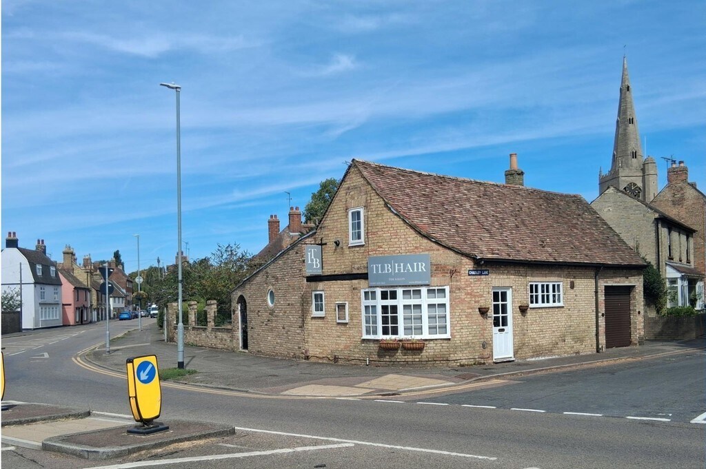 2 Cambridge St, Godmanchester to rent Building Photo- Image 1 of 2