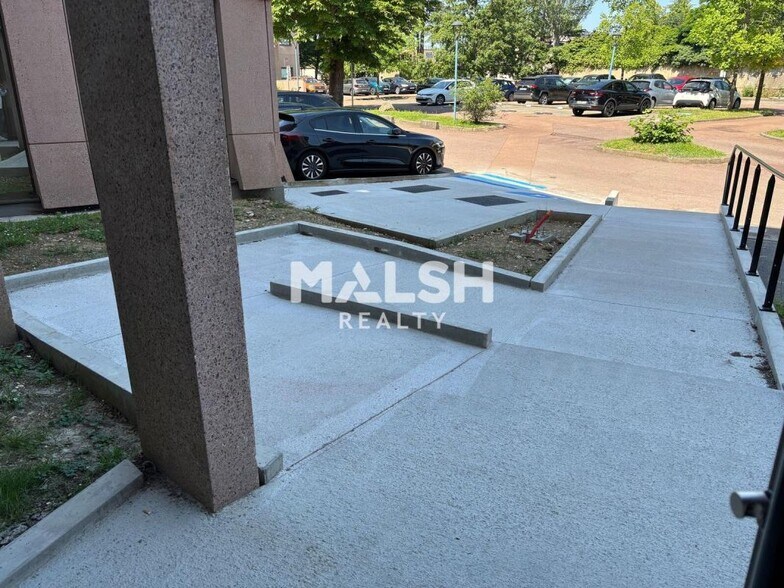 Office in Écully for sale - Building Photo - Image 2 of 13