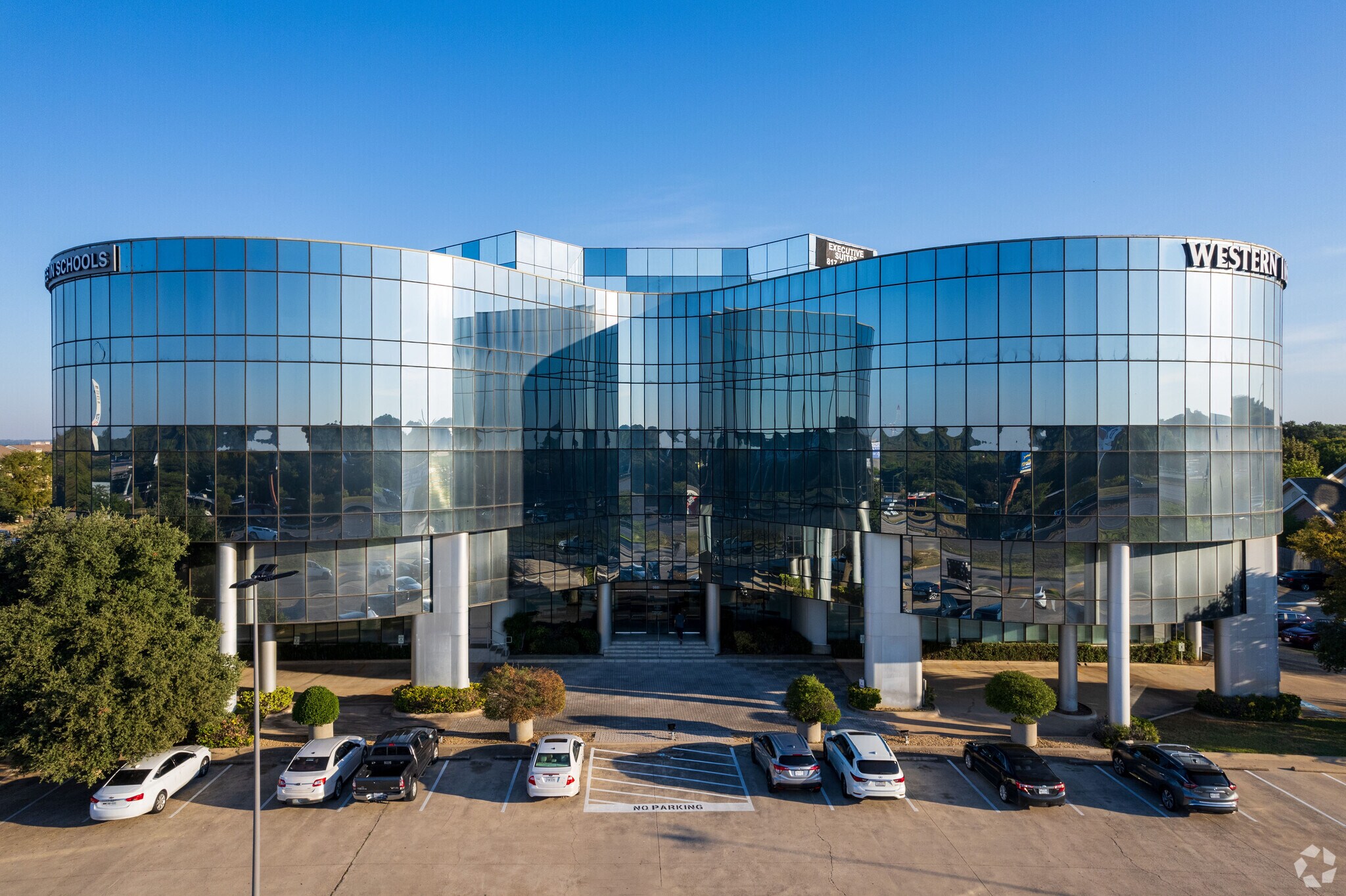 5601 Bridge St, Fort Worth, TX to rent Building Photo- Image 1 of 9