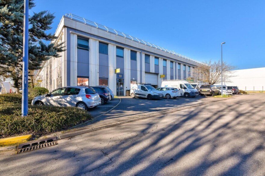 44 Rue Maurice De Broglie, Aulnay-sous-Bois to rent - Building Photo - Image 2 of 12