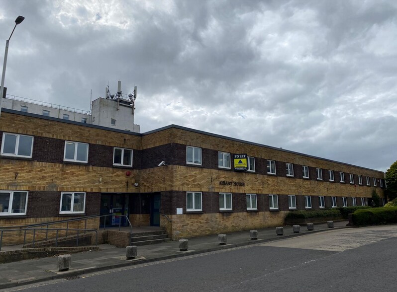 3 North St, Glenrothes to rent - Building Photo - Image 1 of 2