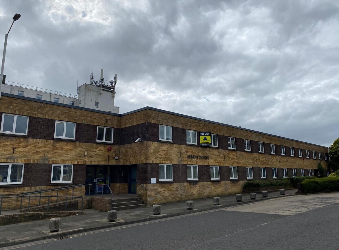 3 North St, Glenrothes to rent Building Photo- Image 1 of 3