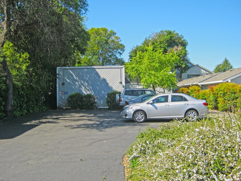 333 S E St, Santa Rosa, CA for rent - Building Photo - Image 2 of 3