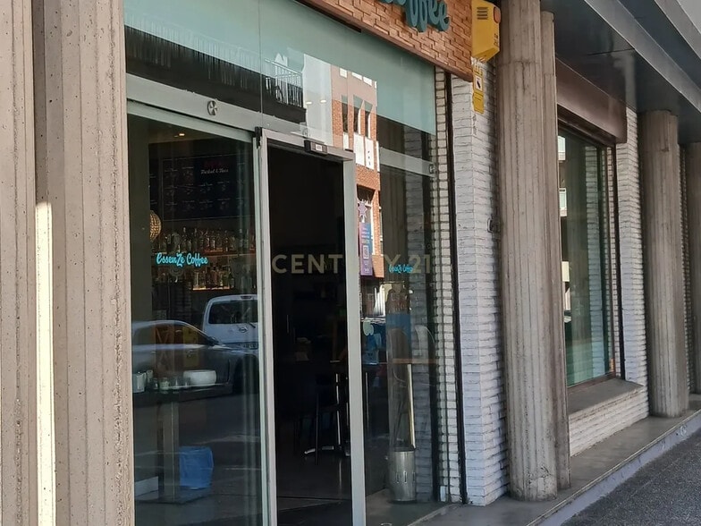 Retail in Girona, Gerona to rent - Building Photo - Image 2 of 3