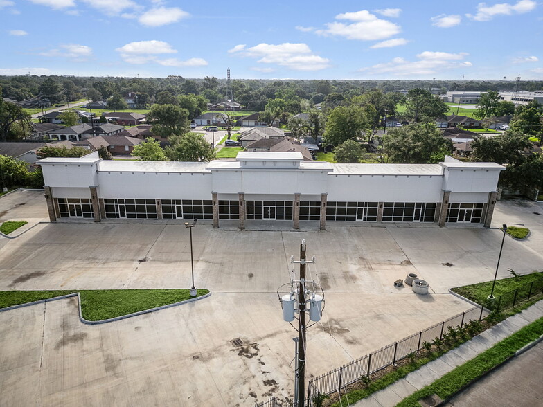 2215 Allen Genoa Rd, Pasadena, TX for sale - Building Photo - Image 2 of 13