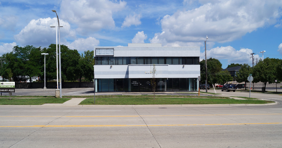 1038-1060 W 14 Mile Rd, Clawson, MI for sale - Building Photo - Image 1 of 1