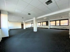 Office in Lyon to rent Interior Photo- Image 2 of 8