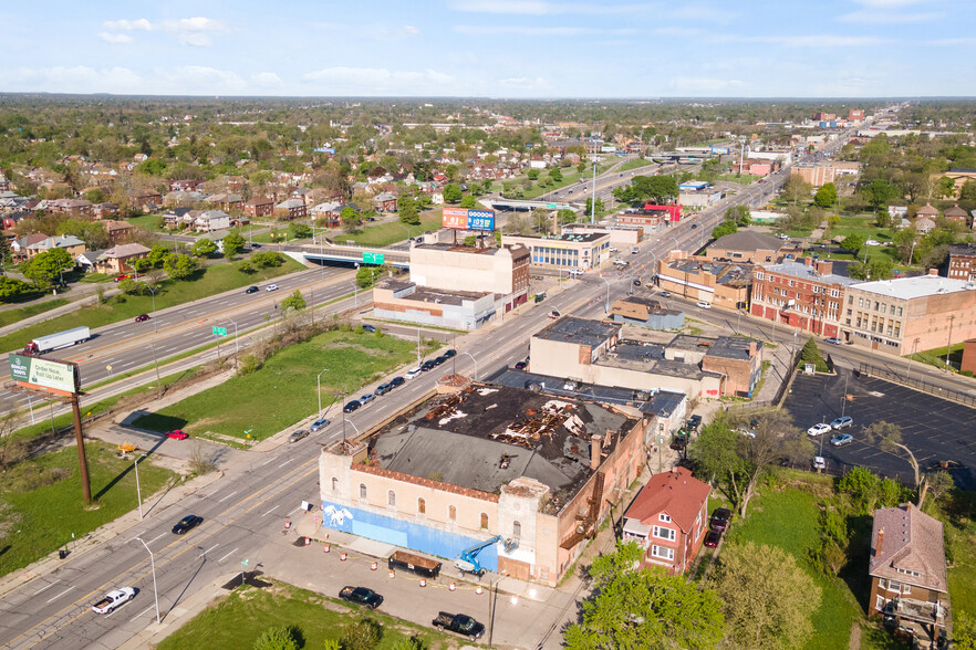 8952 Grand River Ave, Detroit, MI for sale - Building Photo - Image 1 of 7