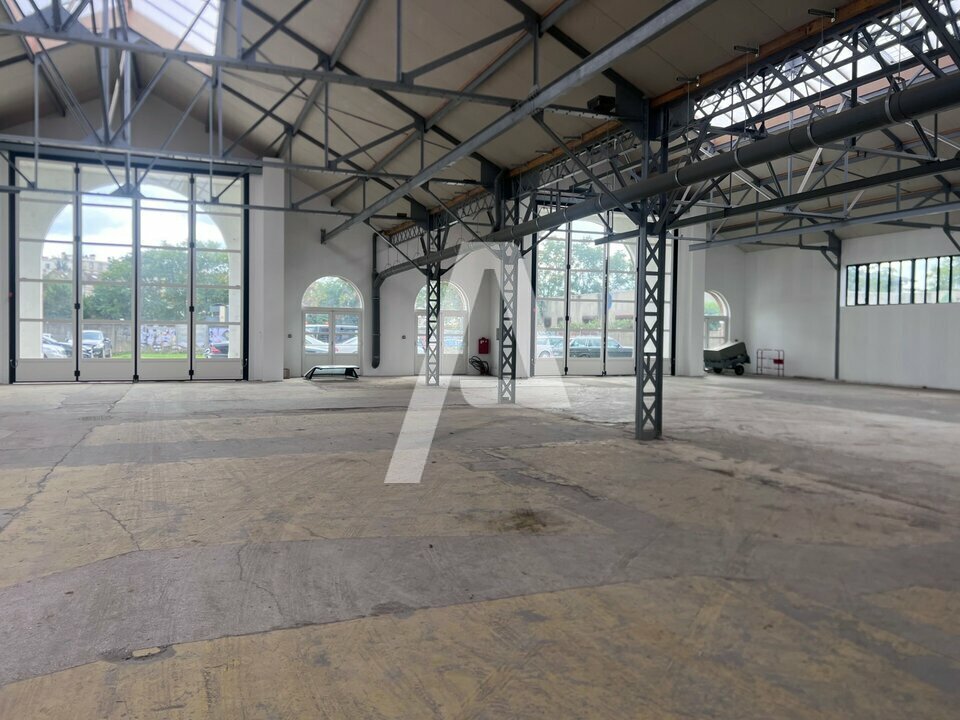 Light Industrial in Ivry-sur-Seine to rent Interior Photo- Image 1 of 10