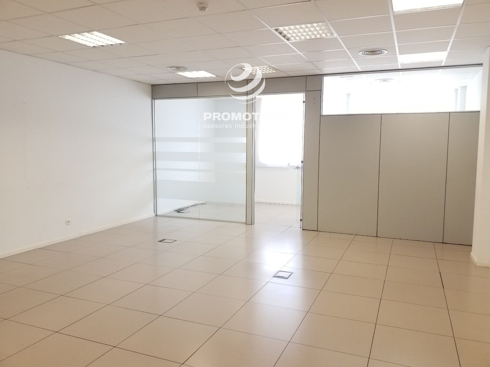 Office in Rivas-Vaciamadrid, Madrid to rent Interior Photo- Image 1 of 10