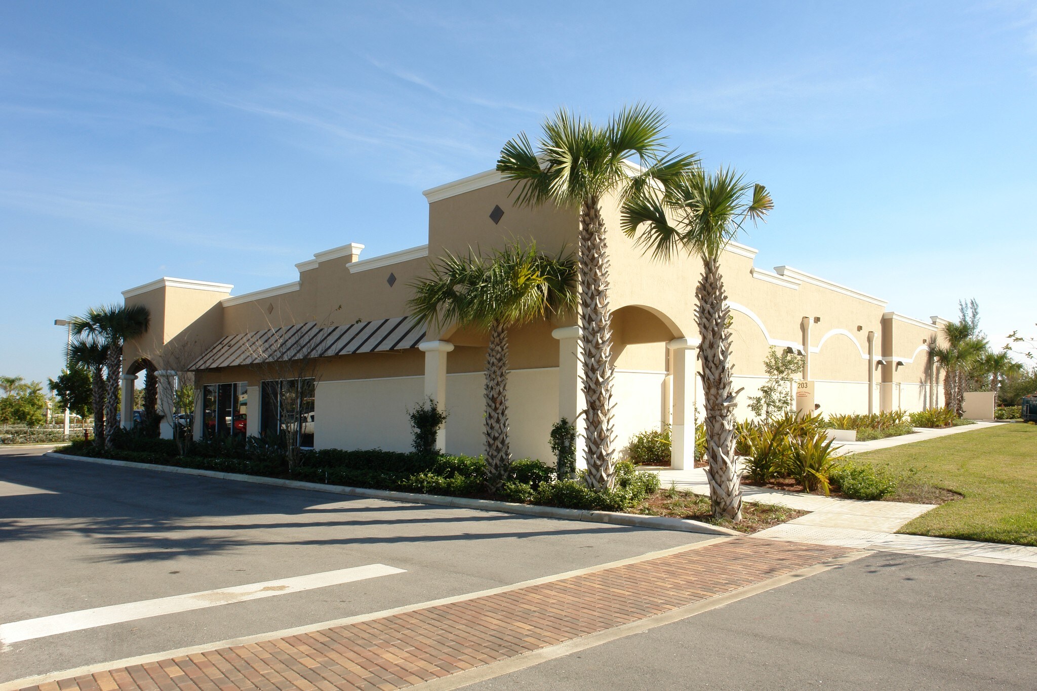 951 Sansburys Way, West Palm Beach, FL for sale Primary Photo- Image 1 of 1