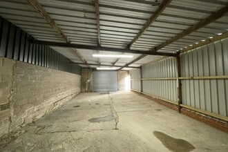 Unit 5 Harlesford Farm, Tetsworth to rent Building Photo- Image 2 of 4