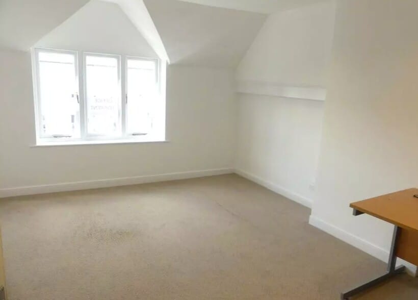 24 High St, Malmesbury to rent - Interior Photo - Image 3 of 5